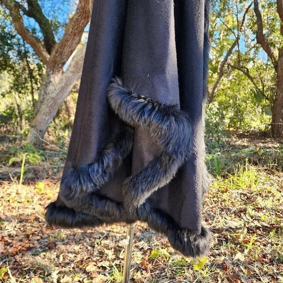 Tom Gutie Baby Alpaca Cape Fur Stunning Luxury Cape Sweater Black‎ Hand Finished